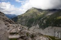 Hiking path above the mer de glace