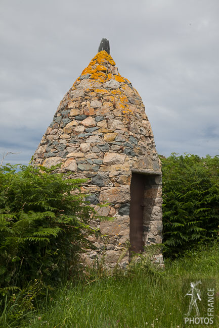 Castel Meur small building