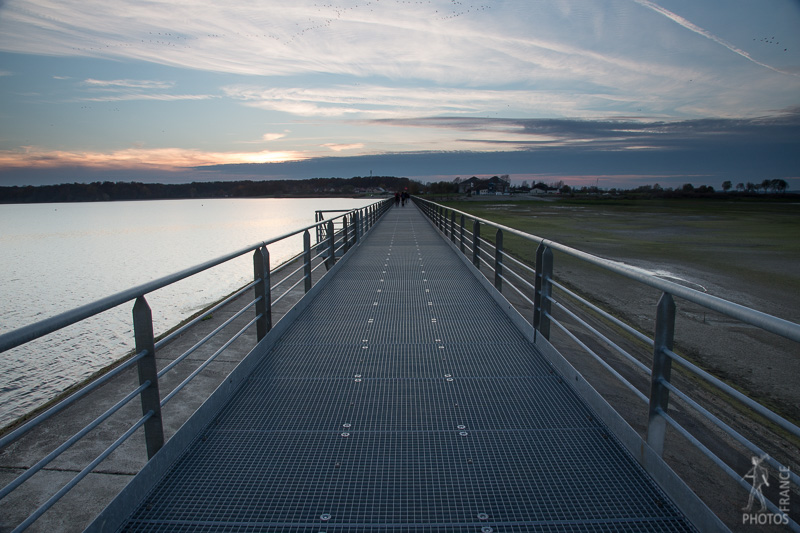 Walking between lakes