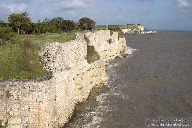 The cliffs at Talmont