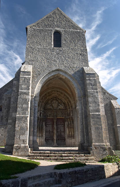 Porche d'église romane