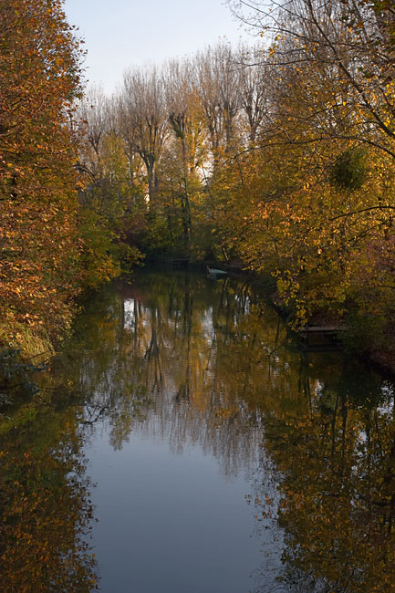 The Marne river in Fall colors