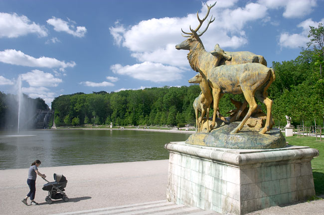 Deer statue and basin