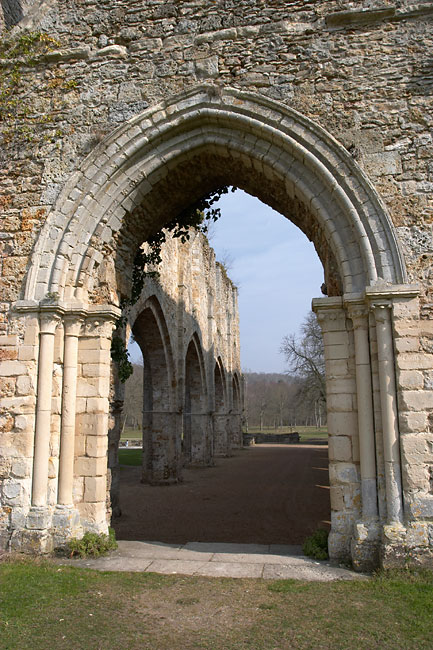 Vaux de Cernay church entrance