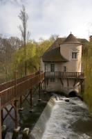 Pontoon house