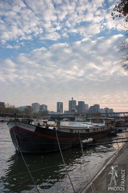 Altocumulus above the Seine