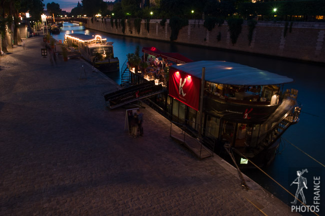 Restaurant boats