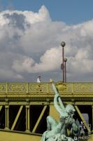 Pont Mirabeau sculpture