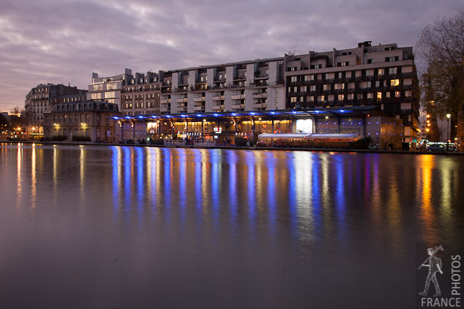 Colored lights reflection