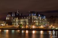 Hotel de Ville at night