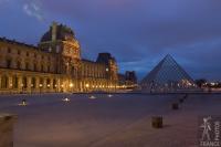The louvre at night