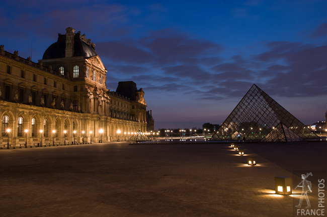 Lights in the Louvre at night