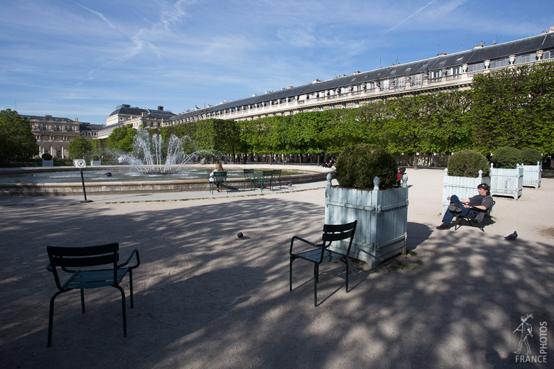 Relaxing in the Palais Royal gardens