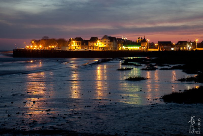 Le Crotoy at night