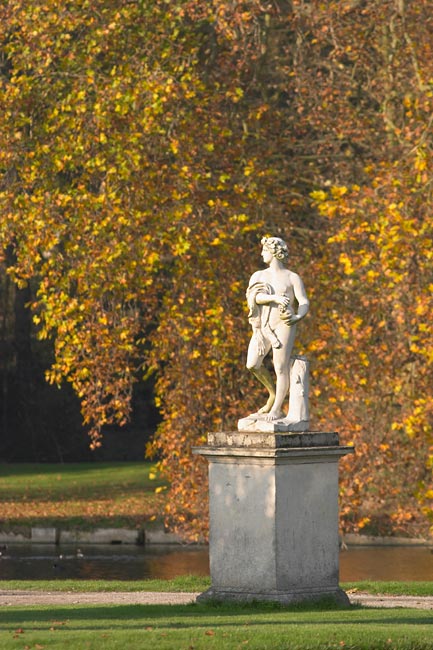 Statue and Fall colors in the Chantilly castle gardens