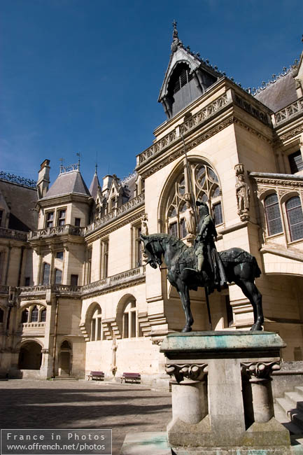 Equestrian statue of Louis of Orleans